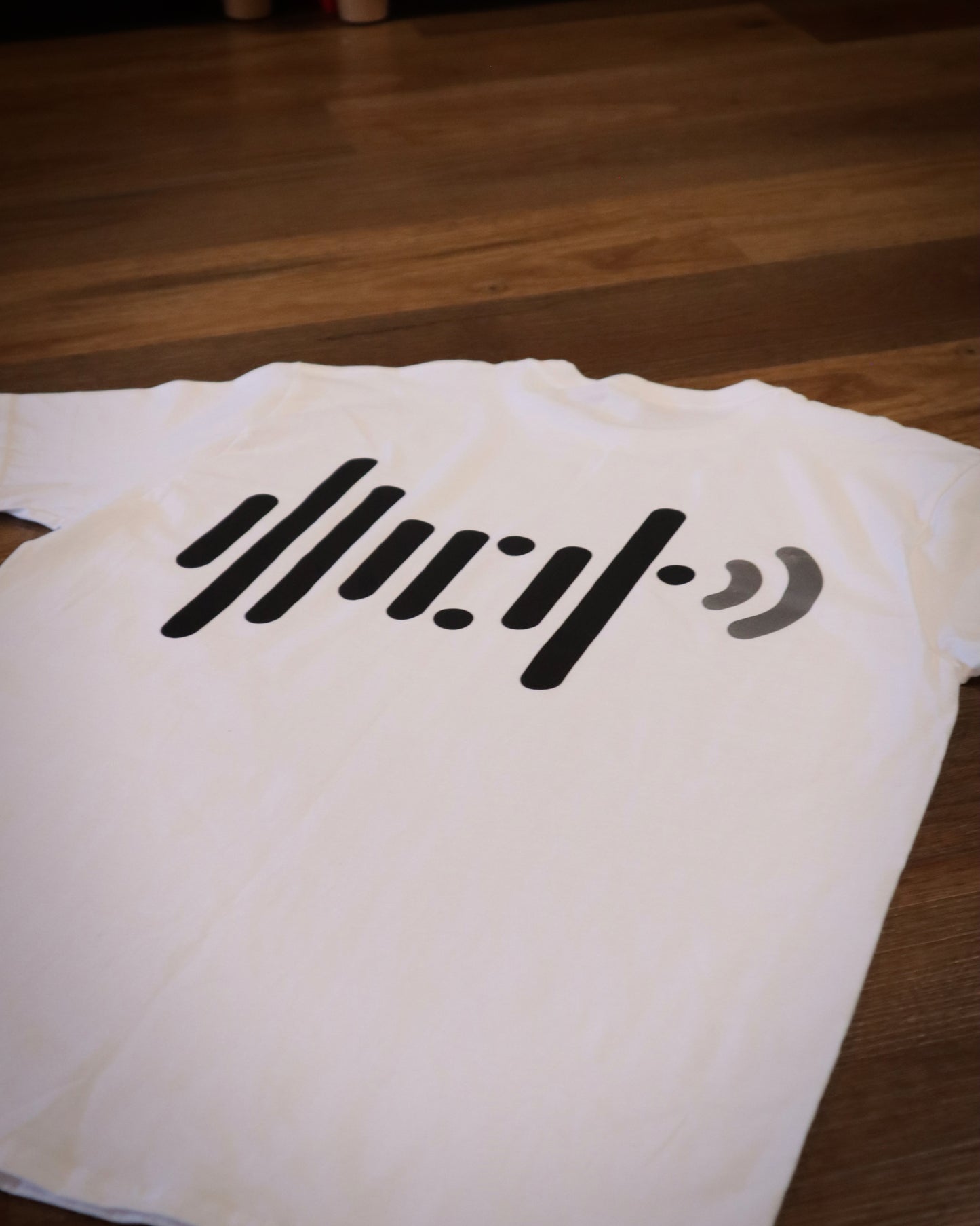 .WAV tee (white)