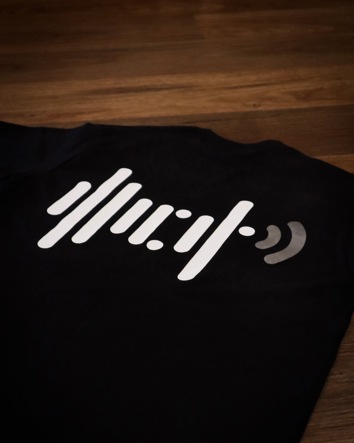 .WAV tee (black)